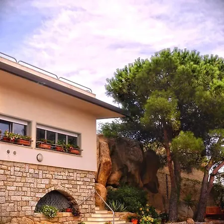 Hotel La Roccia 3*