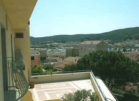 La Roccia Отель